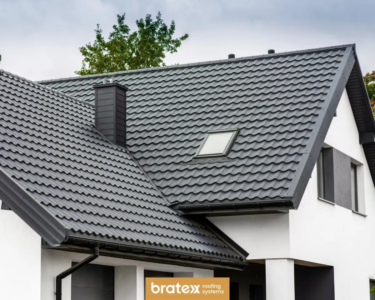 Střecha Scandinavia v barvě 015 / RAL 9005 Černá, materiál Ceramic Matt BT
