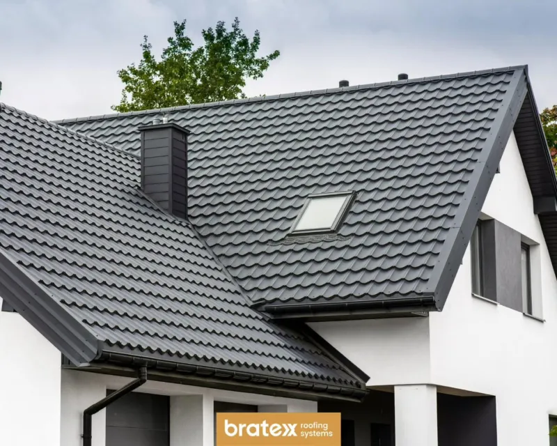 Střecha Scandinavia v barvě 015 / RAL 9005 Černá, materiál Ceramic Matt BT