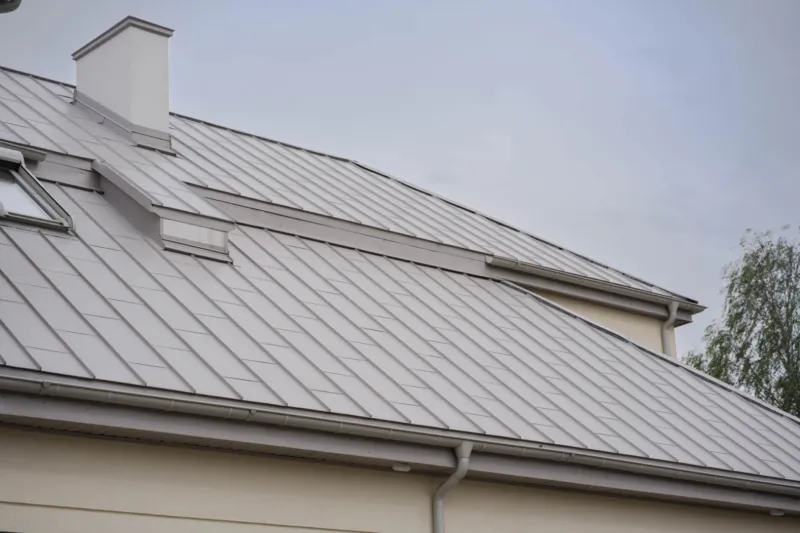 Střecha Savoy v barvě 255 / RAL 7044 Hedvábná šedá, materiál Ceramic Matt Pro BT